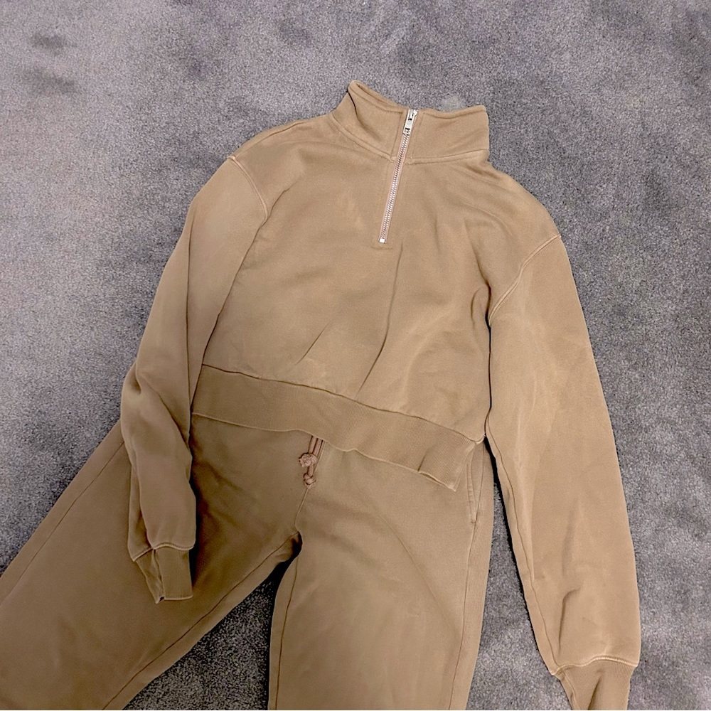 Aritzia TNA Sweatshirt+Sweatpants Set